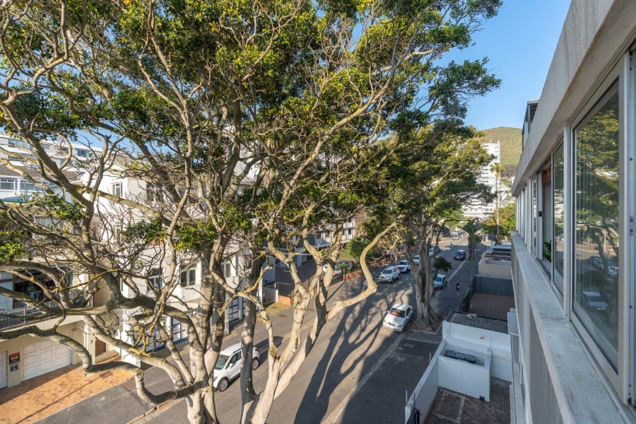 2 Bedroom Property for Sale in Sea Point Western Cape